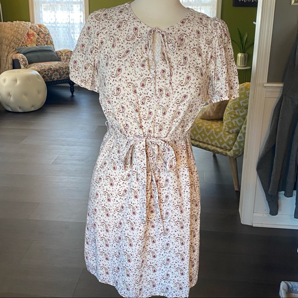Lucky belted short sleeve floral day dress XS